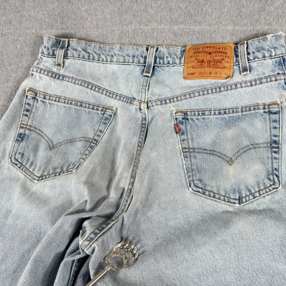 Vintage Levis 560 Men's‎ 36x31 Loose Fit Taper Light Wash Blue Denim Jeans